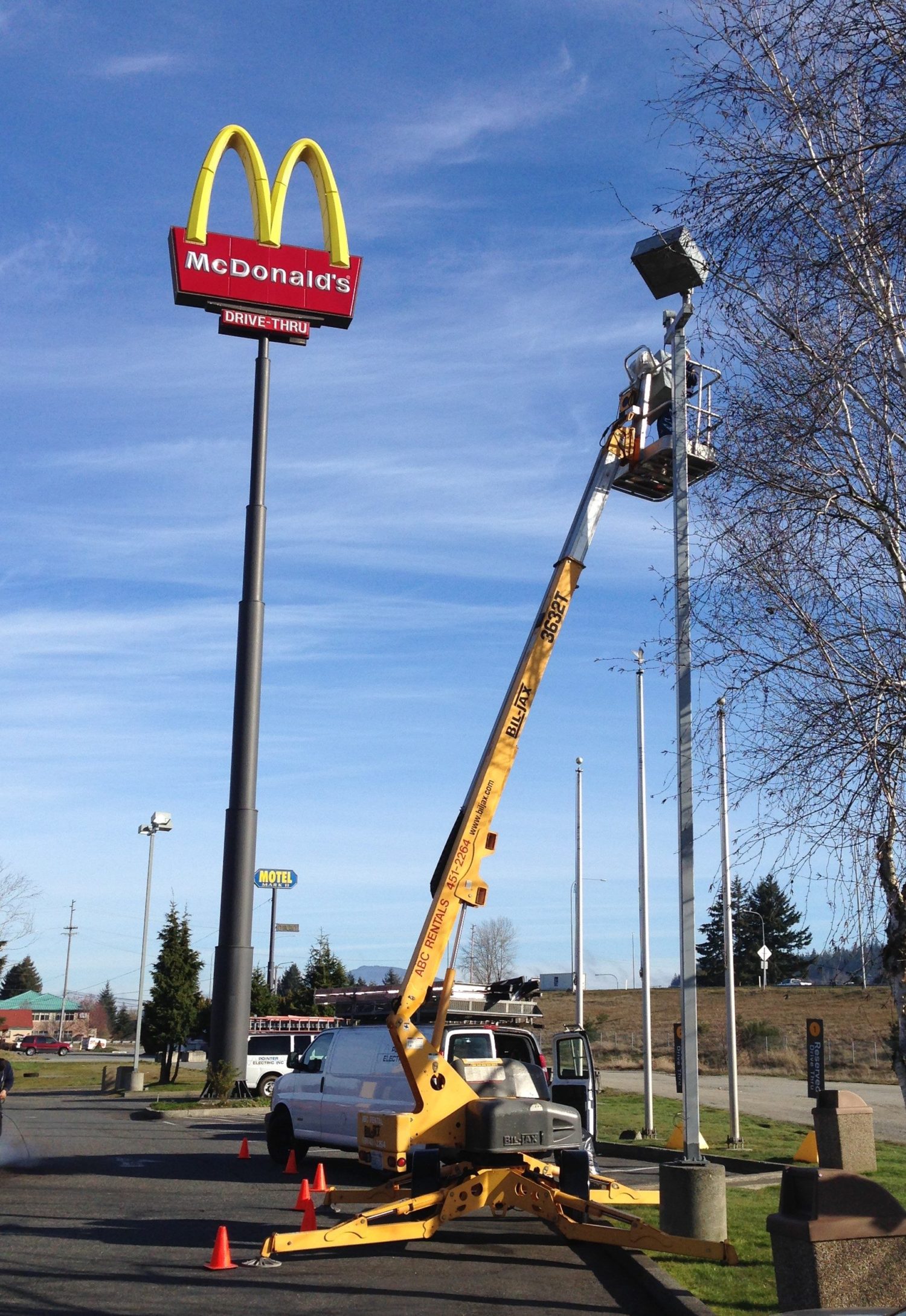 Pole Lights - New and Repair, Sign Circuits